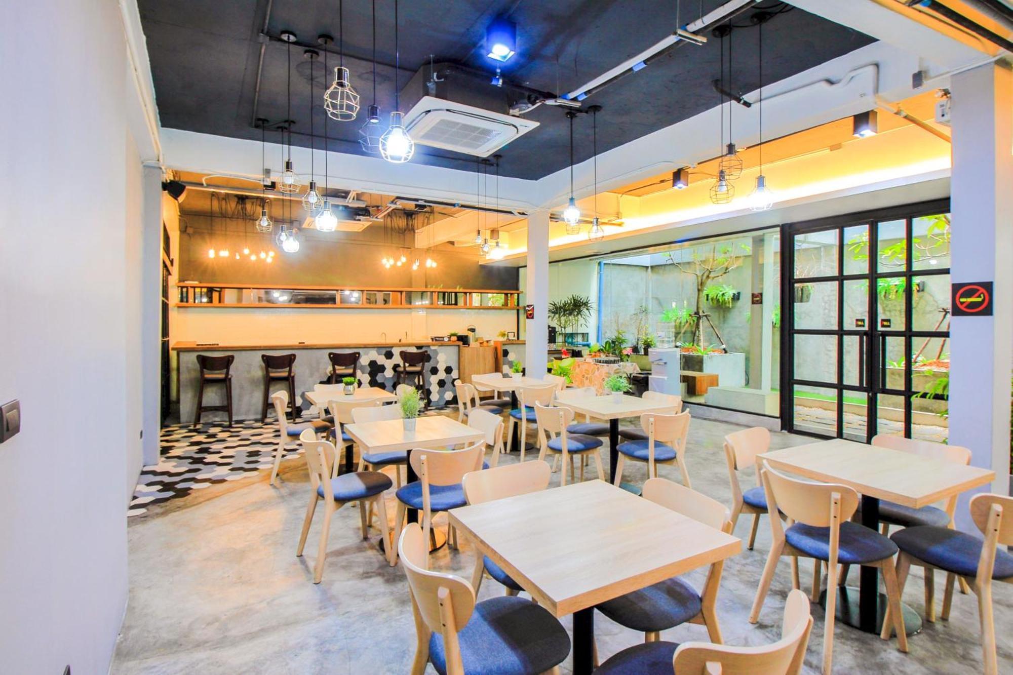 Super Oyo 426 All Day Hostel At Sukhmvit Bangkok Exterior photo